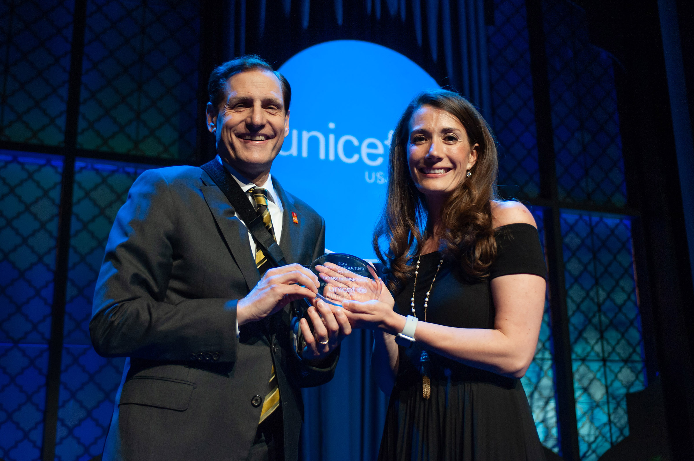 Rotary International General Secretary John Hewko accepts UNICEF's Children First Award.